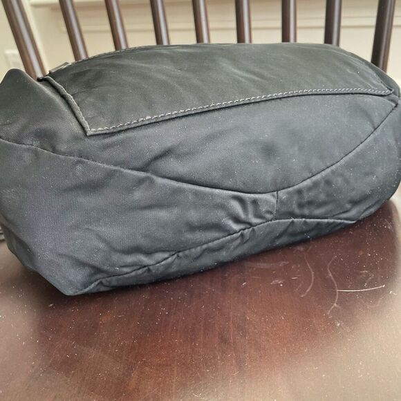 Marc Jacobs Preppy Nylon Messenger Bag Black Gold $200 - Picture 14 of 15